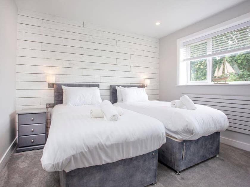 Honeybrook - Cosey Detached Home, Modern, Spacious トーキー エクステリア 写真