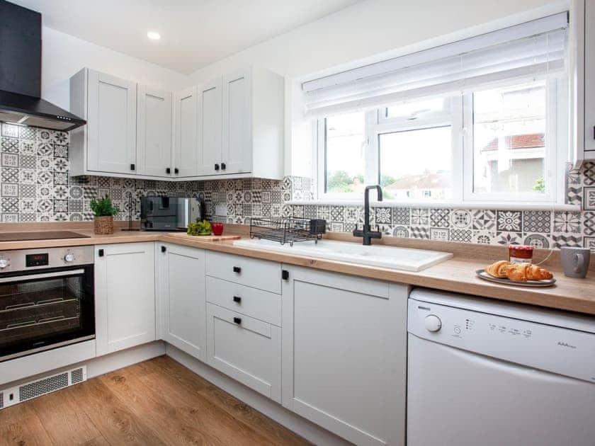 Honeybrook - Cosey Detached Home, Modern, Spacious トーキー エクステリア 写真